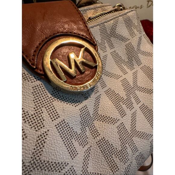 Michael Kors mk tan/white Fulton pebble leather crossbody bag/purse/pocketbook - Picture 6 of 10
